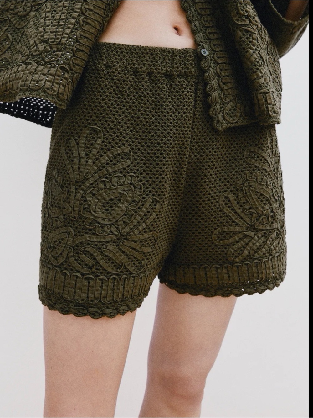 Zara NWT Crochet Lace Shorts in Olive Green - Women's - Picture 3 of 3